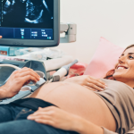 Dra. Thaline Neves mostra como a radiologia fetal antecipa diagnósticos e redefine os rumos da medicina preventiva.