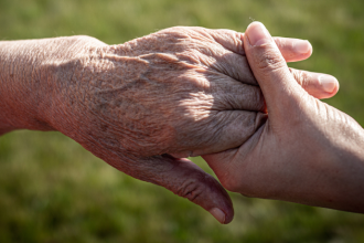 Entenda com o Sindnapi - Sindicato Nacional dos Aposentados, Pensionistas e Idosos como pequenas mudanças cadastrais podem impactar direitos sem que o aposentado perceba.