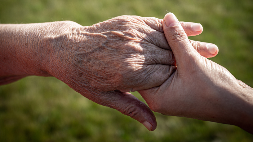 Entenda com o Sindnapi - Sindicato Nacional dos Aposentados, Pensionistas e Idosos como pequenas mudanças cadastrais podem impactar direitos sem que o aposentado perceba.